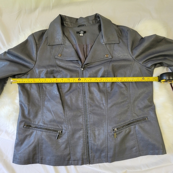 Alfani Gray Leather Jacket with Collared Neckline and Relaxed Fit - Picture 10 of 13